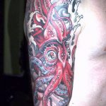 ЦВЕТНИ ТАТУИ # 718 - готина версия на модела, която може успешно да се използва за усъвършенстване и приложение като цветни татуировки на гърдите