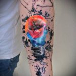 COLORED TATTOOS # 165 е готина версия на модела, която може лесно да се използва за трансформиране и прилагане като цветна татуировка на бедрото