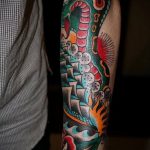 ЦВЕТНИ ТАТУИ # 381 - готина версия на модела, която може успешно да се използва за промяна и приложение като цветна татуировка на гърба