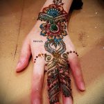 ЦВЕТНИ ТАТУИ # 909 - готина версия на модела, която може успешно да се използва за обработка и нанасяне като цветна татуировка на китката