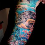 COLORED TATTOOS # 334 е готина вариация на модела, която може да се използва добре за трансформиране и нанасяне като цветни татуировки на гърдите
