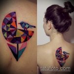 COLORED TATTOOS # 334 е готина версия на модела, която може лесно да се използва за усъвършенстване и приложение като цветни татуировки за момичета