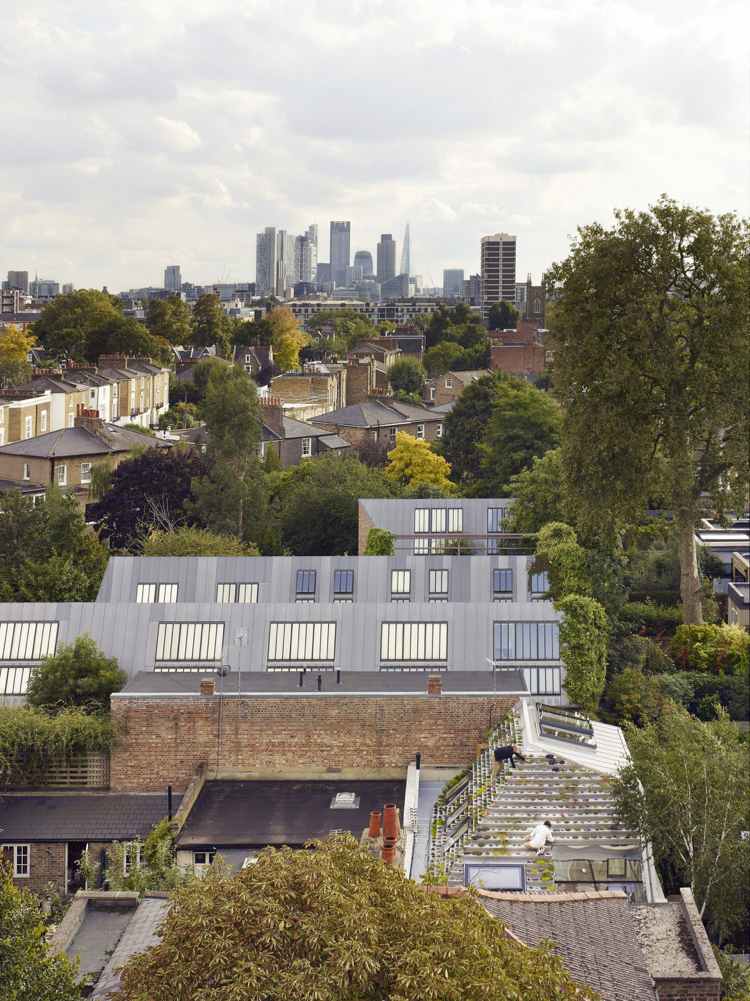 Roof-garden-create-green-roof-city-england-house-brick