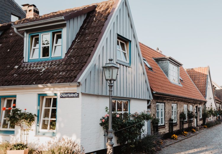 Okenný obklad vikýra na vikierové okno a fasádu