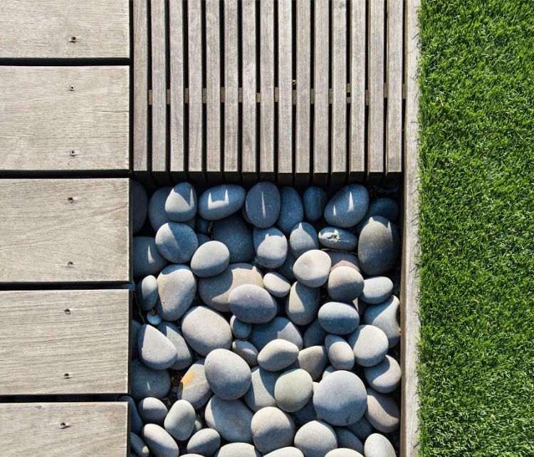 Zelená strešná terasa dizajn výsadba plán strecha záhrada trávnik hardscape terénne úpravy expert kamienky trávnik drevo