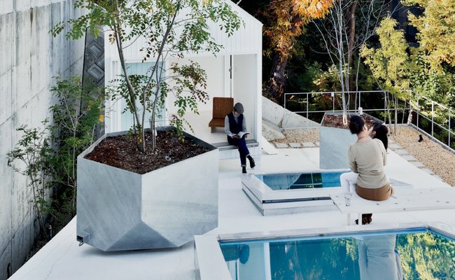 Svetelná kvetináč v tvare japonského štýlu