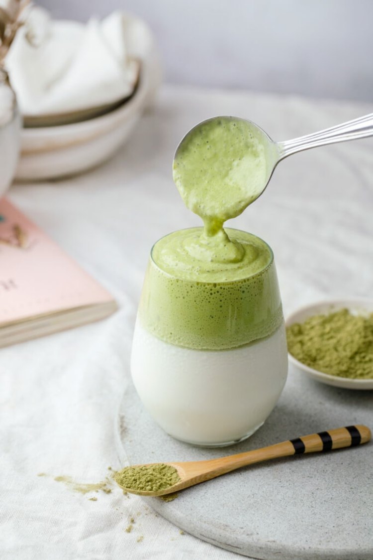 Káva Matcha Dalgona zdravé kávové nápoje bez cukru