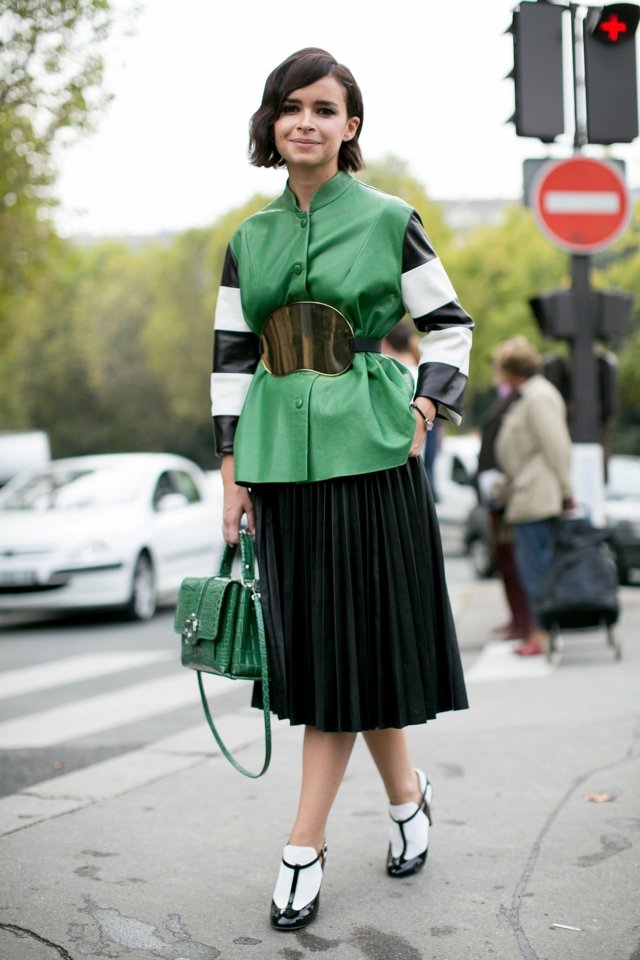 Skladaná sukňa s retro vzhľadom a nadmernými pásmi