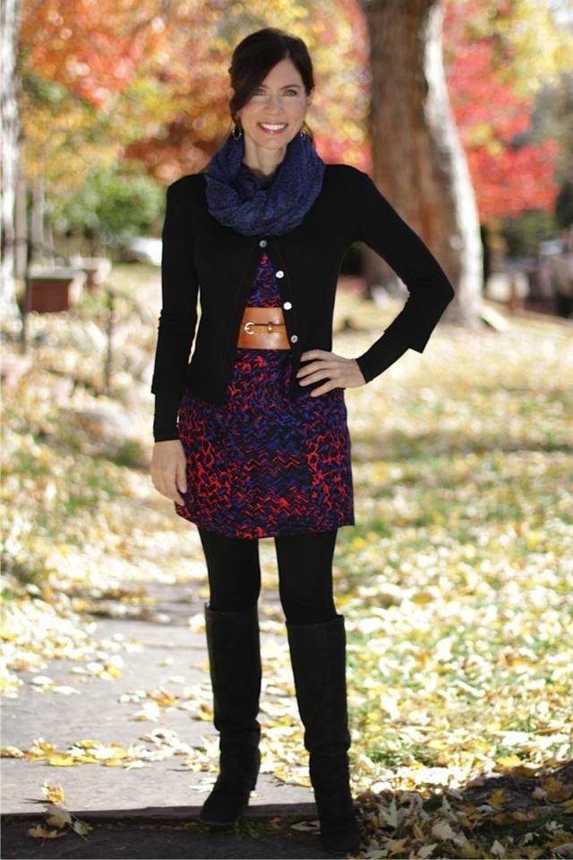 vzorované šaty-tunika-blúzka-čierna-treggings