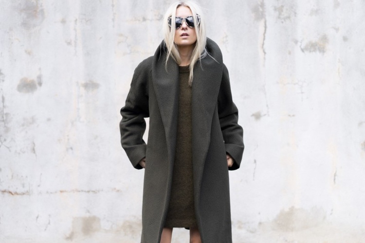 Dámsky kabát - 'Wrap Coat' v oversize prevedení a khaki farbe Dámsky kabát -trend-zavinovací-kabát-oversize-khaki
