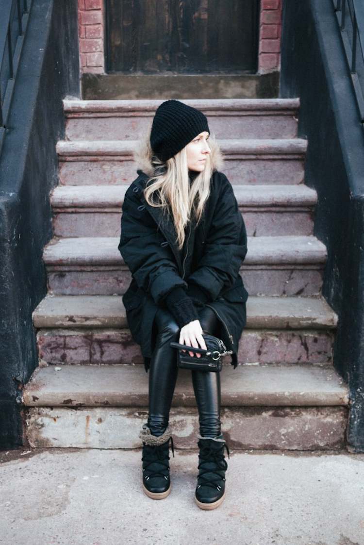 Oblečte sa všetci do čiernych - park, členkových topánok a kožených legín