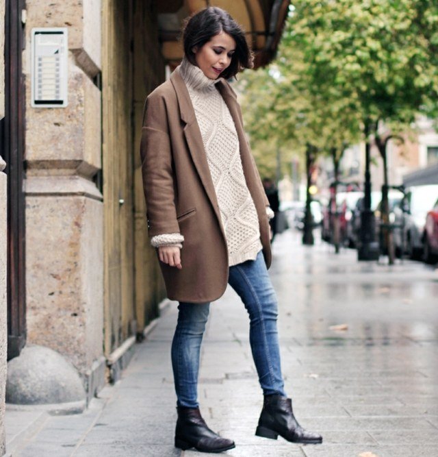 Camel sveter rifle členkové topánky ploché Svetrové rifle členkové topánky plochý jesenný outfit