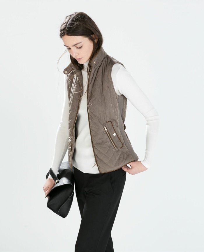 Taupe športový model prešívaná vesta Prešívaná vesta so stojatým golierom a vreckami