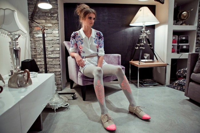 Pančucháče kvety ružové potlače šik Kvety a ružové potlače sú elegantné, vhodné do mesta