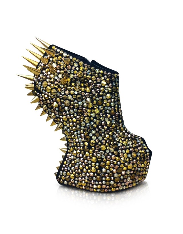 členkové čižmy-lady-gaga-bez-podpätku-zlatisté špice