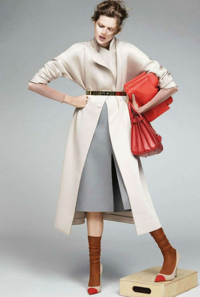 kolekcia svetlých kabátov červenej kabelky 2014 červená taška-svetlejší-kabát-svetlo-béžová-a-červená