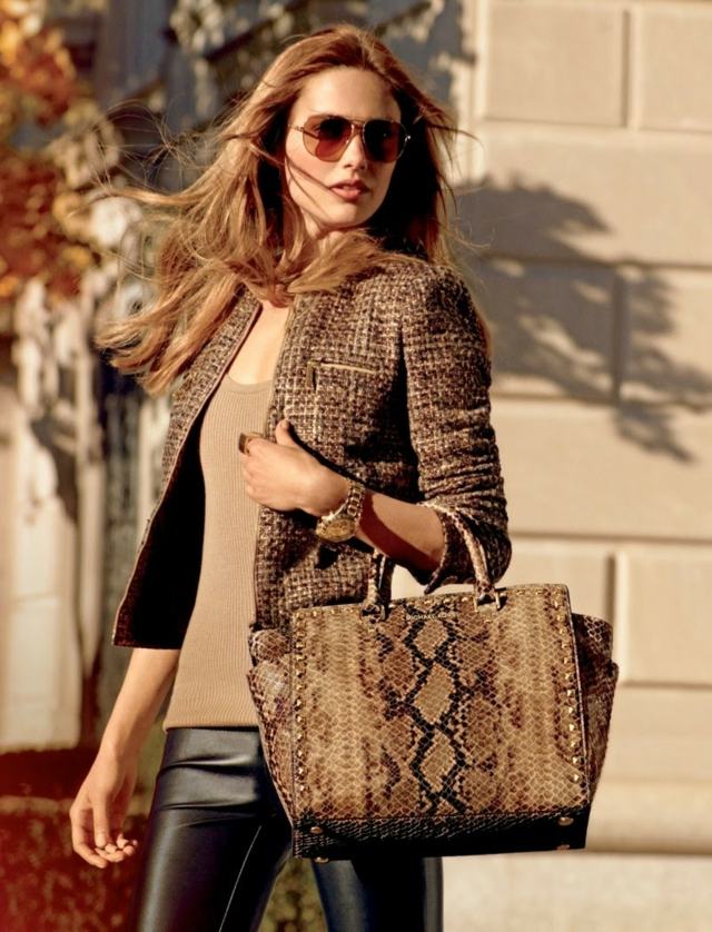 kožená kabelka z hadej kože hnedého vzoru Kabelka Michael Kors hadieho vzhľadu