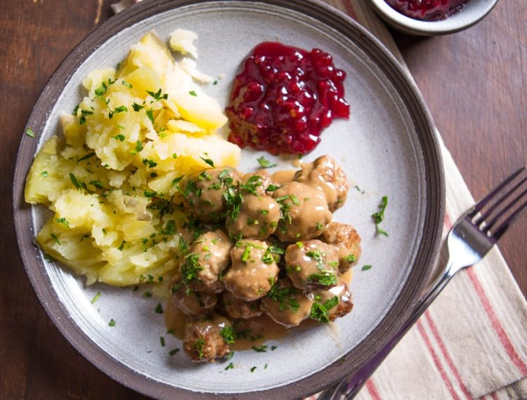 parník-recepty-fašírky-omáčka-bylinky-hlavné jedlo-zemiakový šalát-príloha-džem-granátové jablko