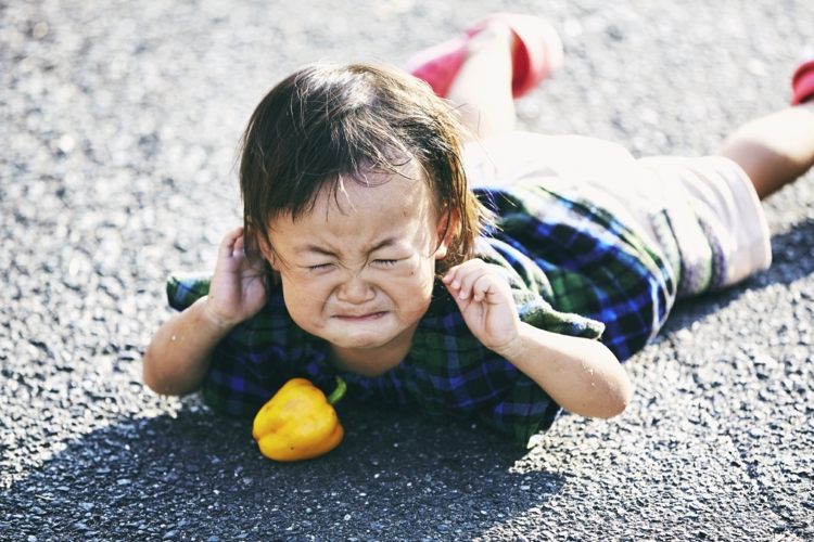 Odporné a kričiace batoľatá sú počas dňa preťažené a potrebujú láskyplnú náklonnosť