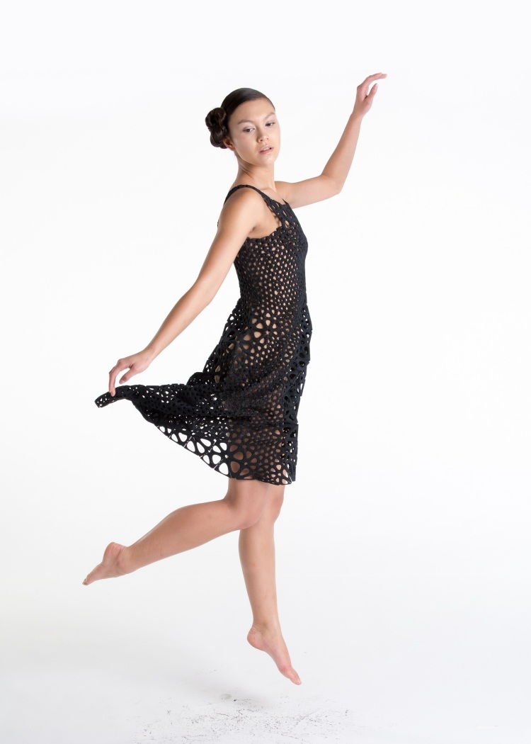 šaty sú pružné a prispôsobivé 3d-vytlačená-šaty-kinematika-flexibilná-prispôsobivá