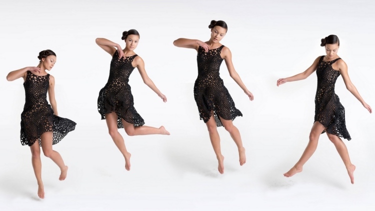 Šaty sa prispôsobia všetkým pohybom tela 3D tlačené telo šiat je nastaviteľné