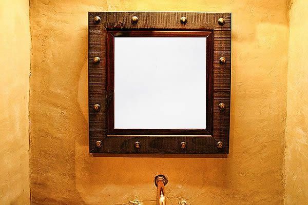 lacné kúpeľňové doplnky-ozdobný rám zrkadla Obnova kúpeľne-lacné-doplnky-dekoratívne-zrkadlové rámy