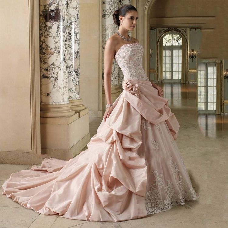 Elegantné ružové svadobné šaty z naberanej látky a romantickej čipky