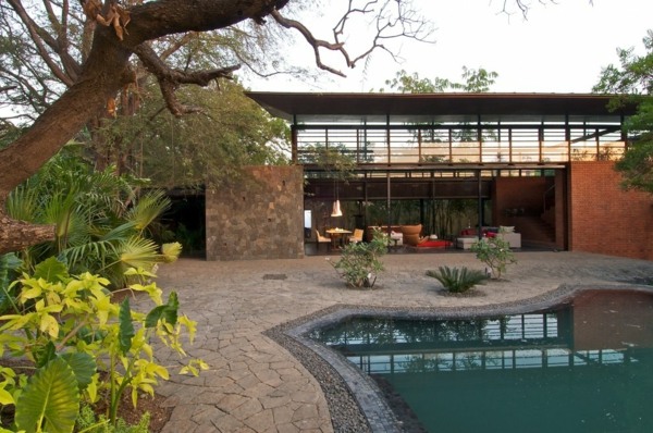 Krajinný dizajn domu z tehlovej pece