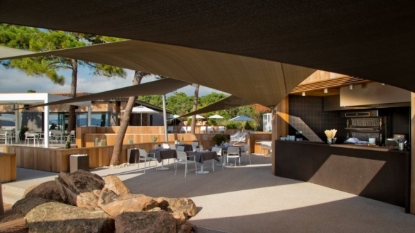 bar stone deco hotel design casadelmar na Korsike