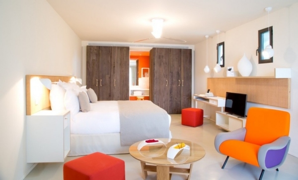 farebný interiérový dizajn hotela Casadelmar na Korsike