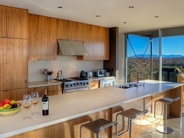 drevená kuchynka moderná barová stolička