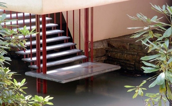 schodisko dizajn padajúca voda dom od Frank Lloyd Wright