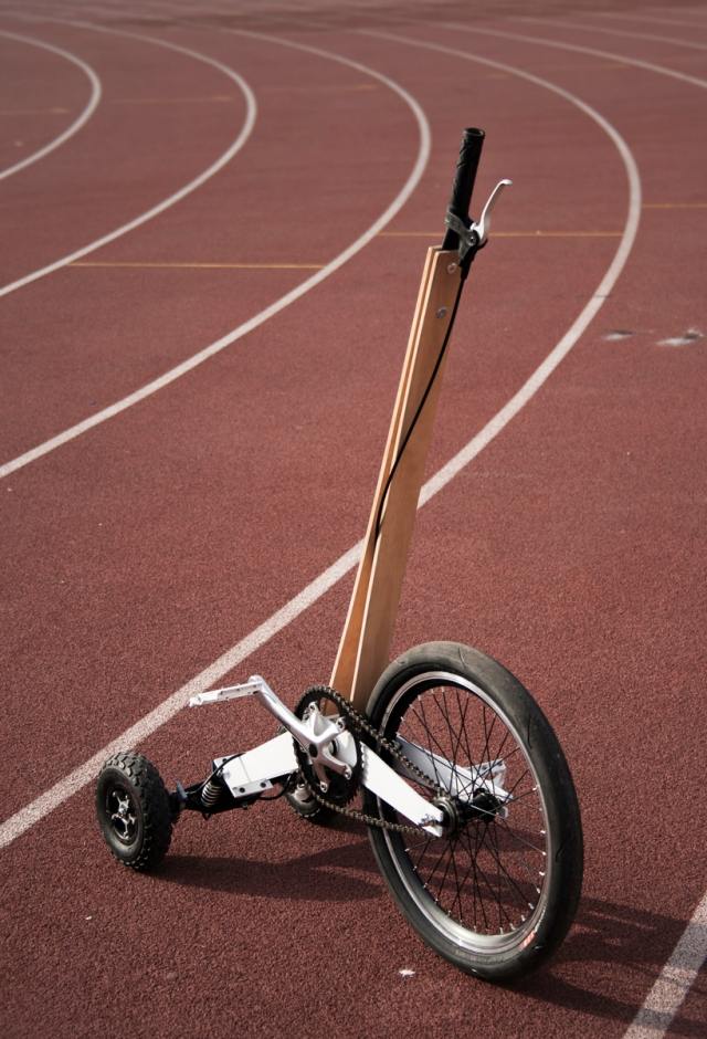 základňa jedno koleso veľké dve malé kolesá kúpiť bicykel drevená základňa jedno koleso veľký