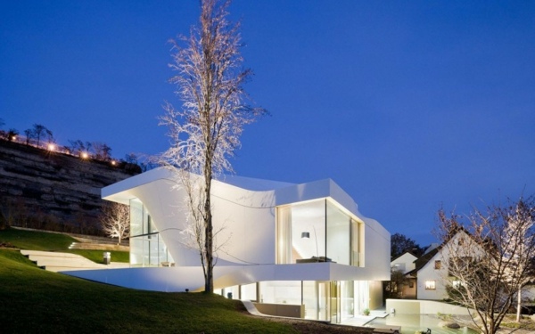 Haus am Weinberg Stuttgart nočné osvetlenie Haus-am-Weinberg-Stuttgart-nočné osvetlenie