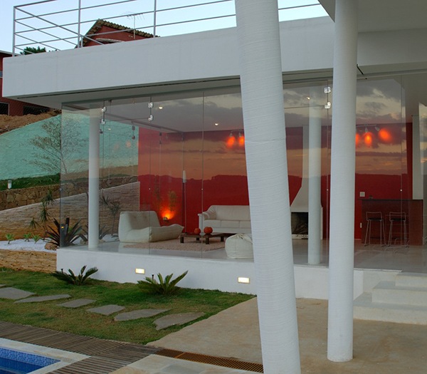 Fasádna sklenená stena chaty