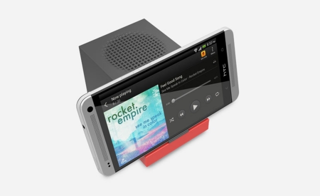 Mobilný telefón je možné zapnúť priamo do reproduktora príslušenstvo-HTC-One-picture-mobilný telefón-príslušenstvo