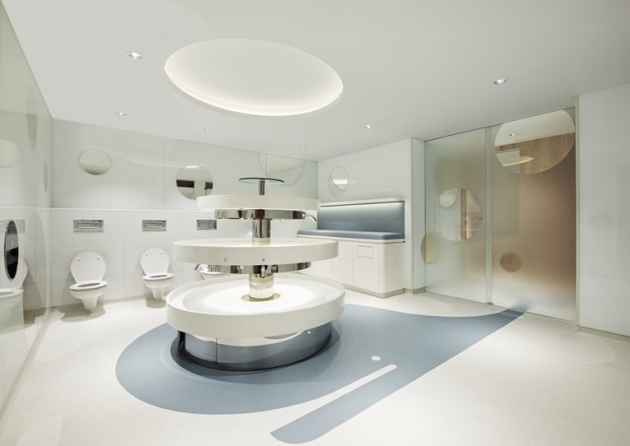 návrh projektu kúpeľňa jasná čistá veľká kúpeľňa jasná čistá veľká fontána v strede vstavaných svetiel