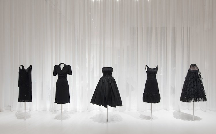 malý čierny kokosový chanel príbeh