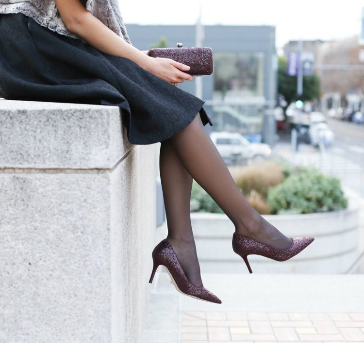 skombinujte malú čiernu párty silvestrovskú obuvnú tašku