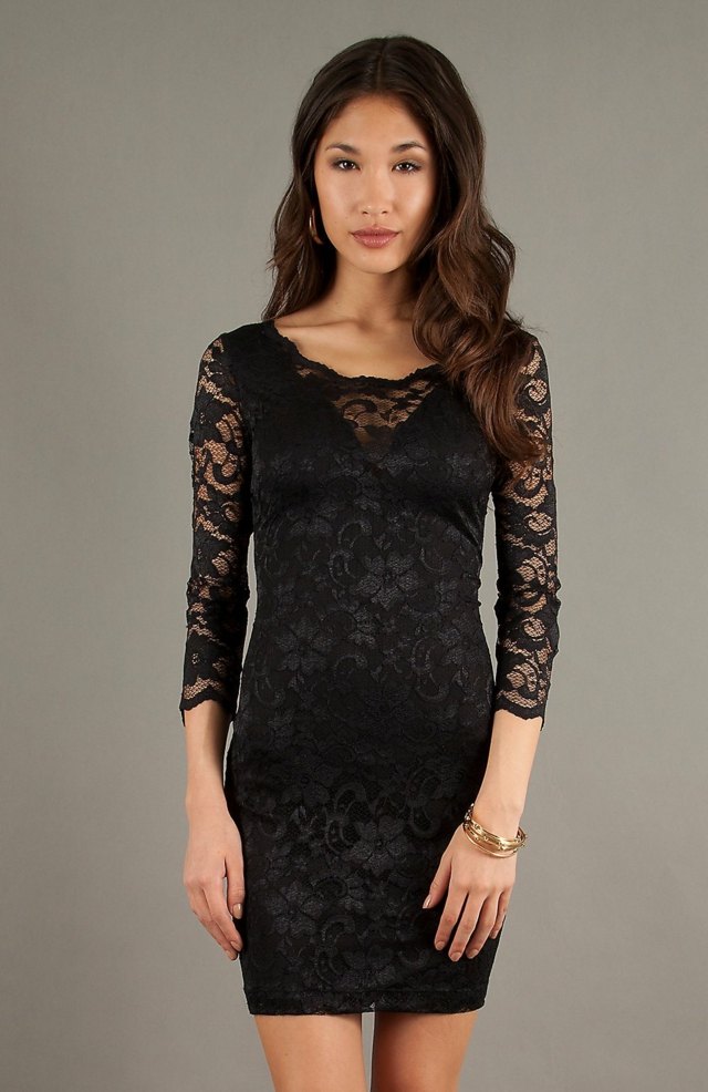 Veľmi pekné sú aj dlhé rukávy vyrobené z čipky čipkované krátke šaty s dlhým rukávom, romantické