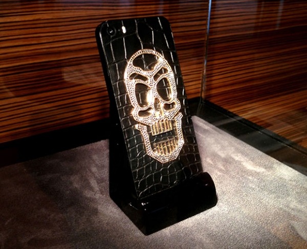 Kožené puzdro na iPhone 5s, krokodília lebka, 18-karátové zlato Kožené puzdro na iPhone 5s, krokodília lebka, 18 karátové zlato