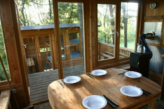 Sklenené nástenné okno na stôl Dvere-drevený rám-drevený stôl-borovica