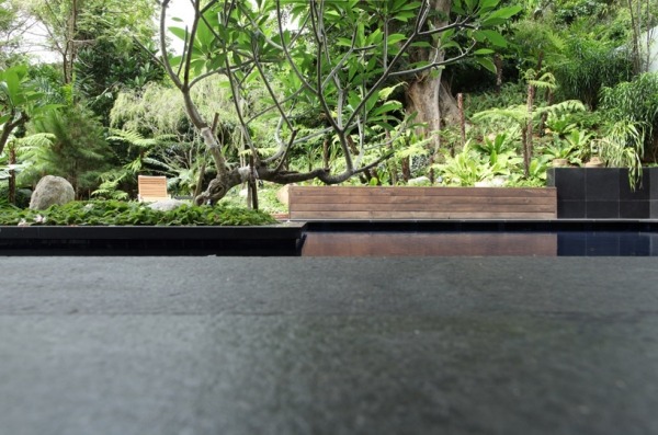 moderný architektonický dom od nichola páli záhradu