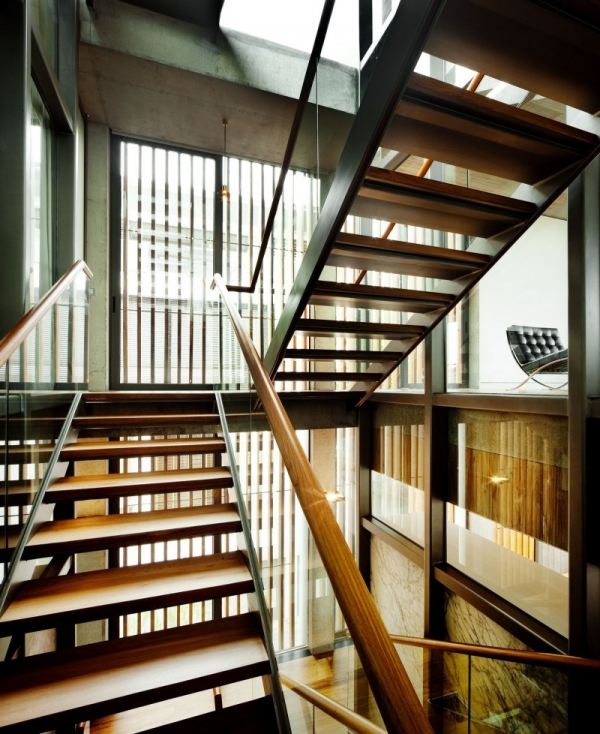 moderný architekt dom od Mikuláša horí schodisko