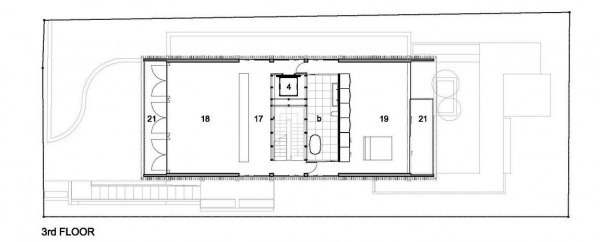 moderný dom od Mikuláša horí na treťom poschodí