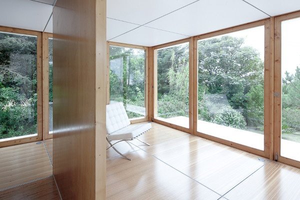 modulárne montované domy sklenené dvere drevená podlaha MIMA modulárne montované sklenené dvere MIMA