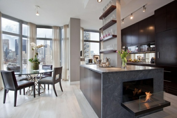 Kuchynský krb plynový pekný jedálenský kút