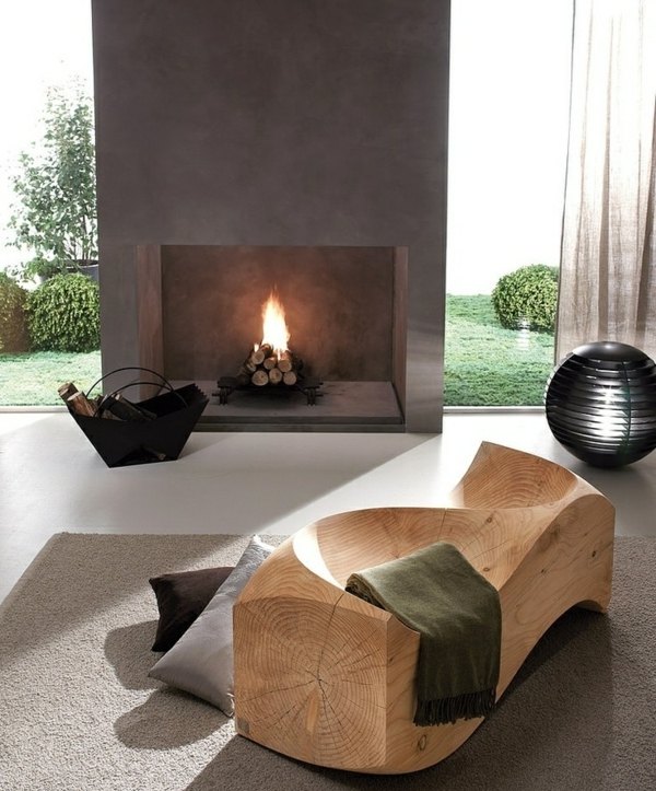 puristický nábytok, drevená lavica, svetlý koberec