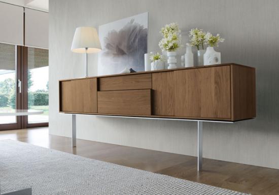 Drevený príborník, nohy z nehrdzavejúcej ocele Sergio Brioschi Jesse