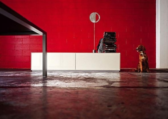 biely príborník minimalistický bez nôh kristalia